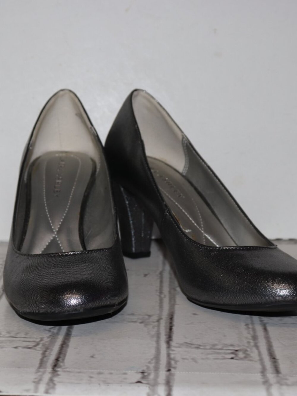 ✨ Laura Ashley Dark Silver Heels · Size 8M · Round‑Toe Pumps
